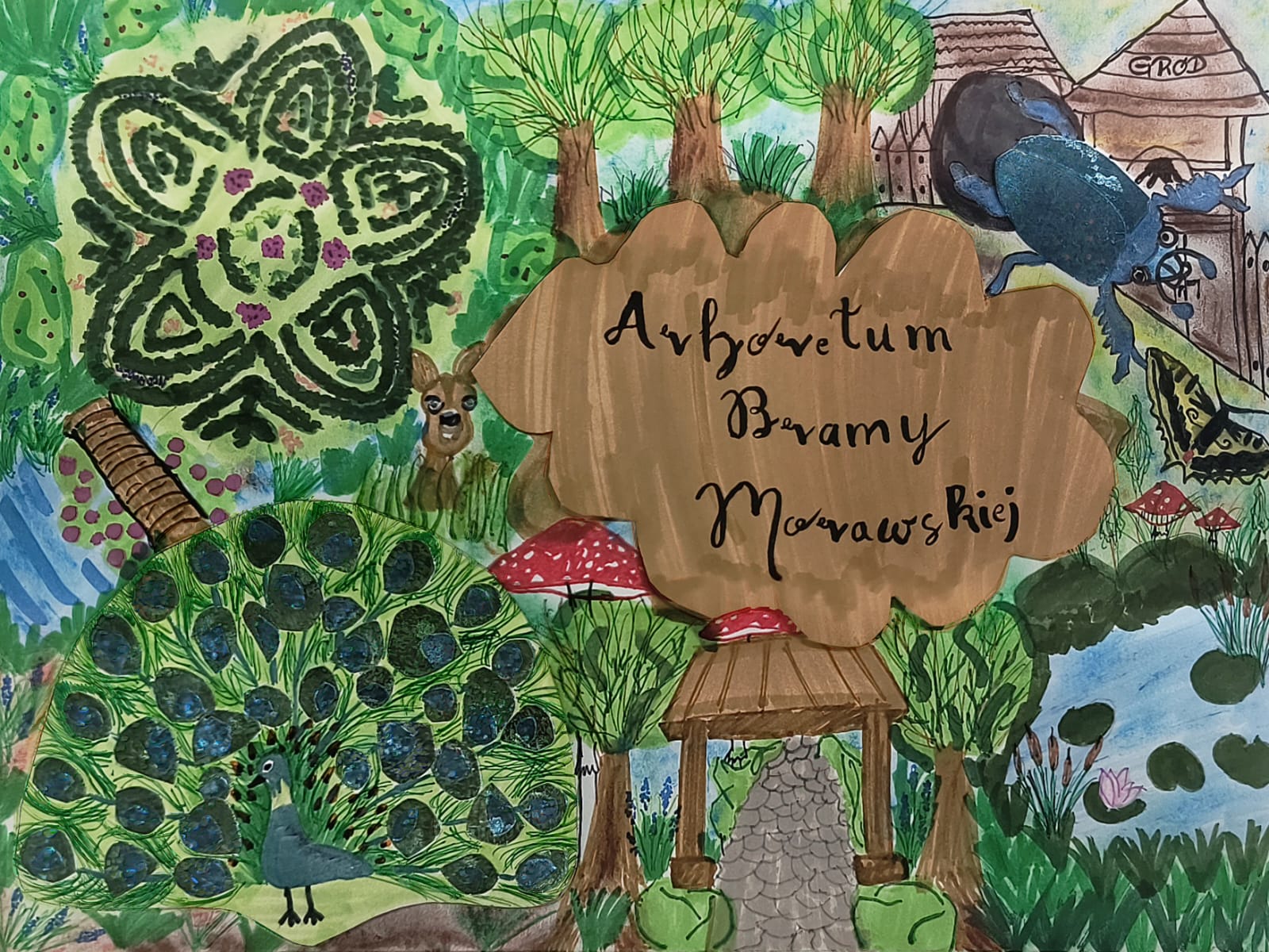 Tablica „Arboretum Bramy Morawskiej” w otoczeniu m.in. pawia i innych zwierząt, stawów i średniowiecznego grodu.