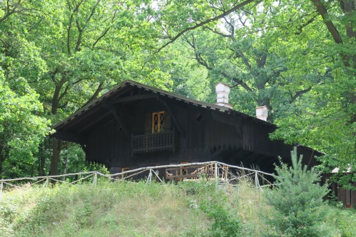 Fot. 5. Budynek dawnej leśniczówki w Buku. Fot. P